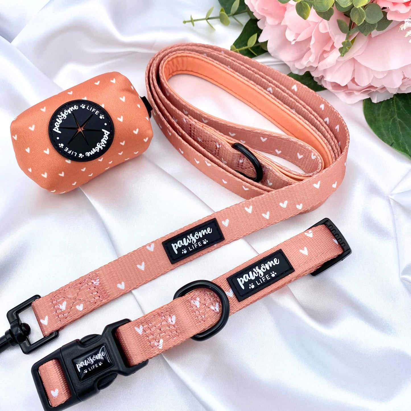 Cinnamon Hearts Poop Bag Holder